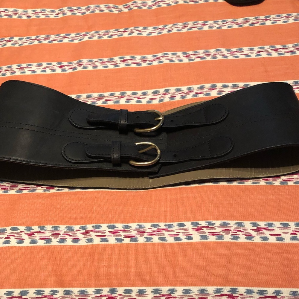Belt, wide.